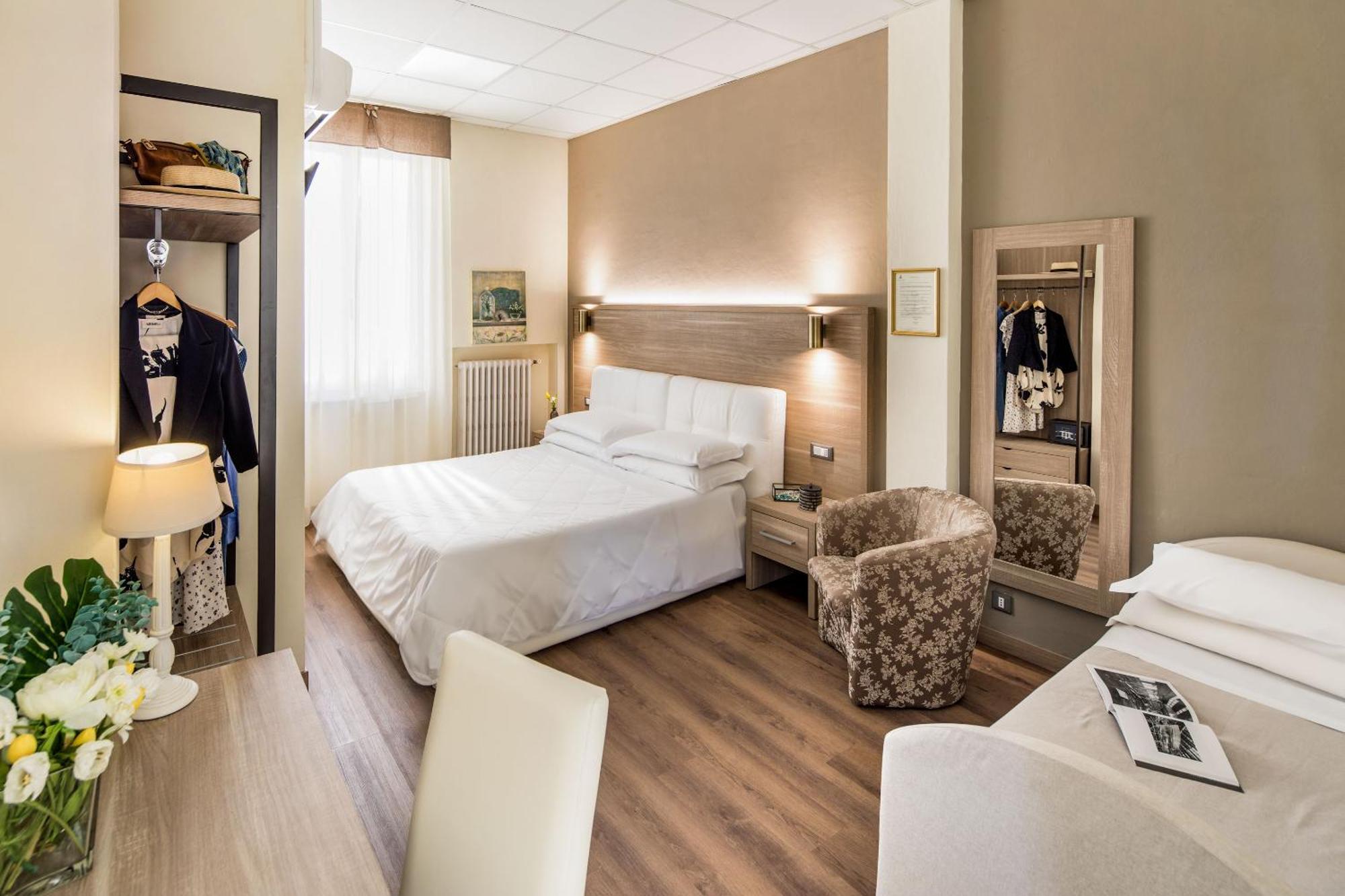 Hotel Tina 迪亚诺马里纳 外观 照片
